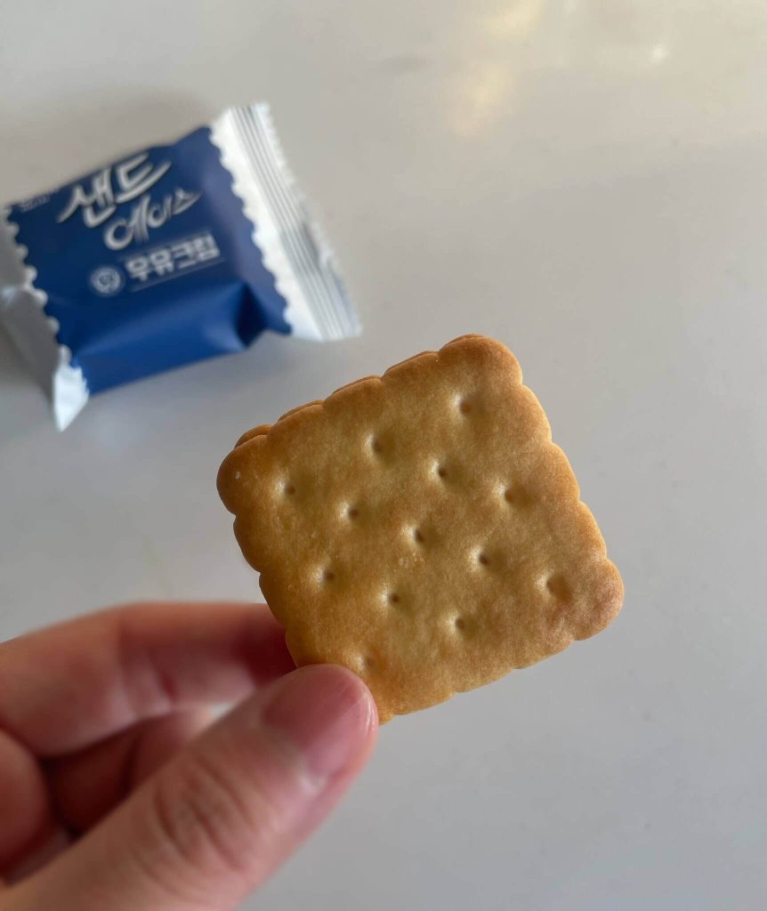 サンドエイス牛乳クリーム味の中身